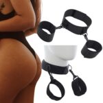 Obroża niewolnicza z kajdankami opaskami na ręce - obrazek 3